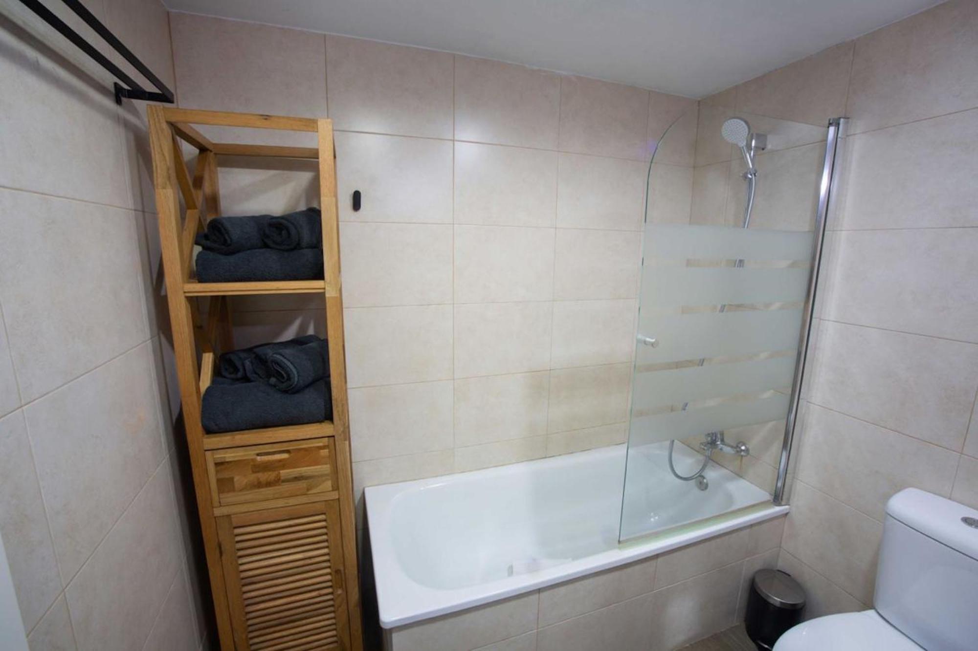 Apartment Holidays2malaga Lagunillas 3 Bedrooms Downtown Local Area 500mb Free Wifi