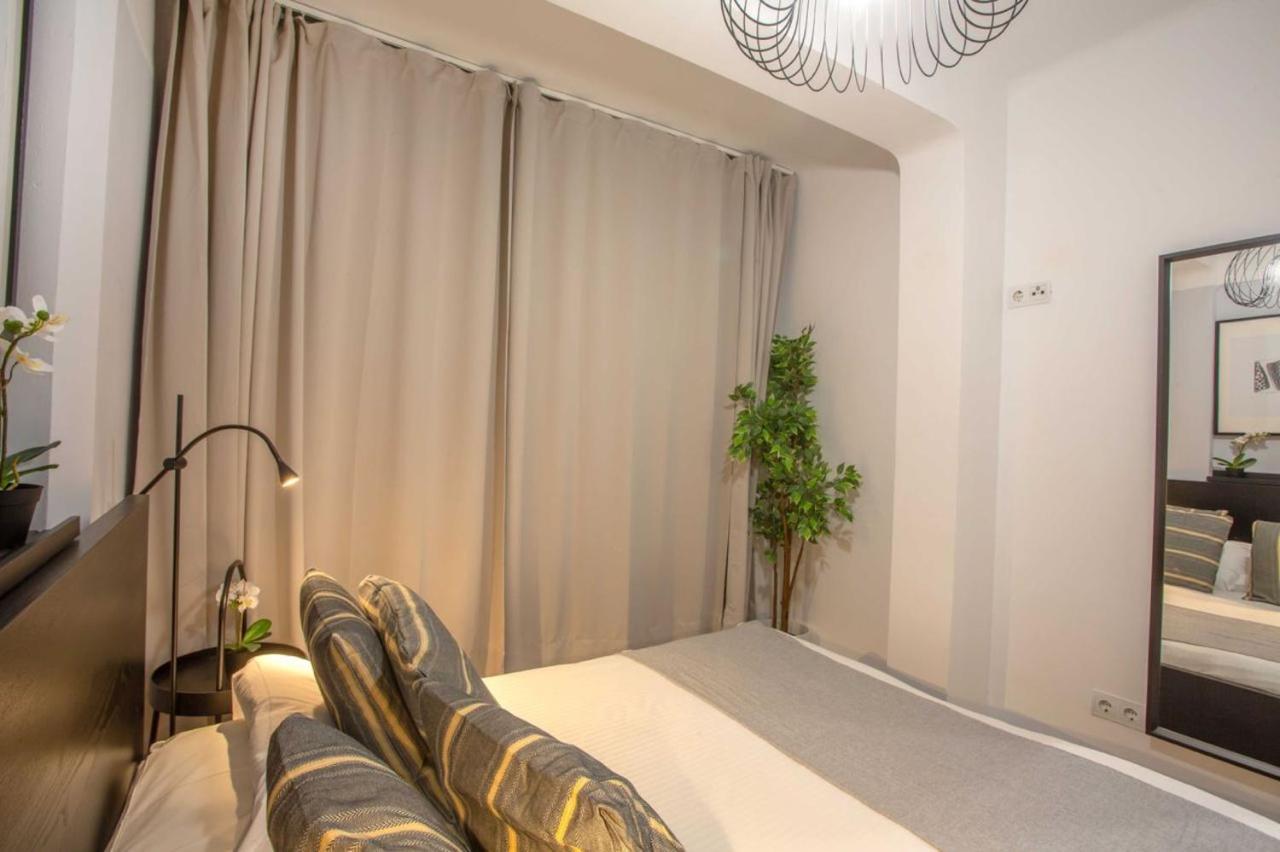 Apartment Holidays2malaga Lagunillas 3 Bedrooms Downtown Local Area 500mb Free Wifi Málaga